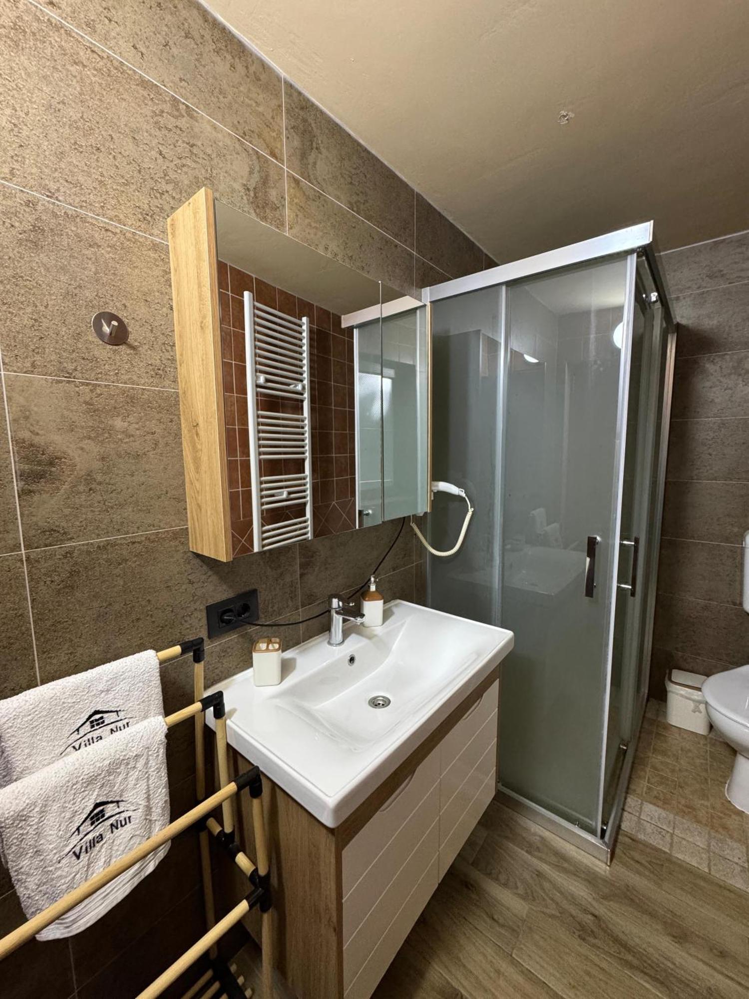 Villa Nur - Lake View Apartaments Mavrovi Anovi Dış mekan fotoğraf