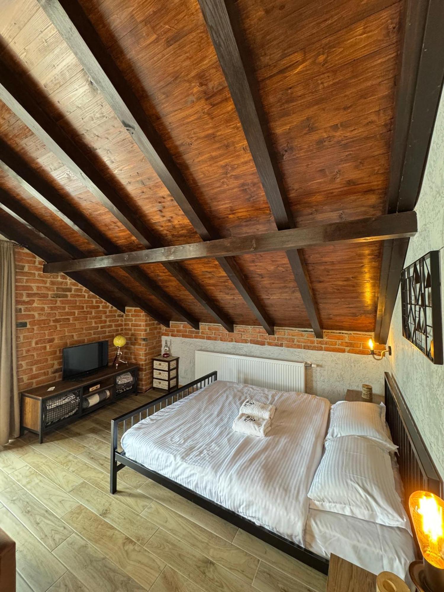 Villa Nur - Lake View Apartaments Mavrovi Anovi Dış mekan fotoğraf